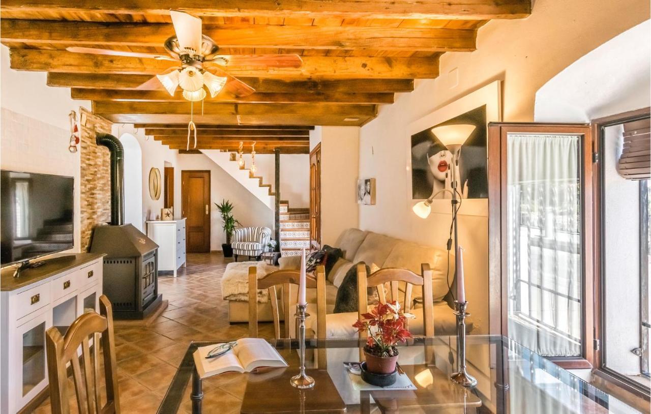 Pet Friendly Home In Hornachuelos With Kitchen Eksteriør bilde