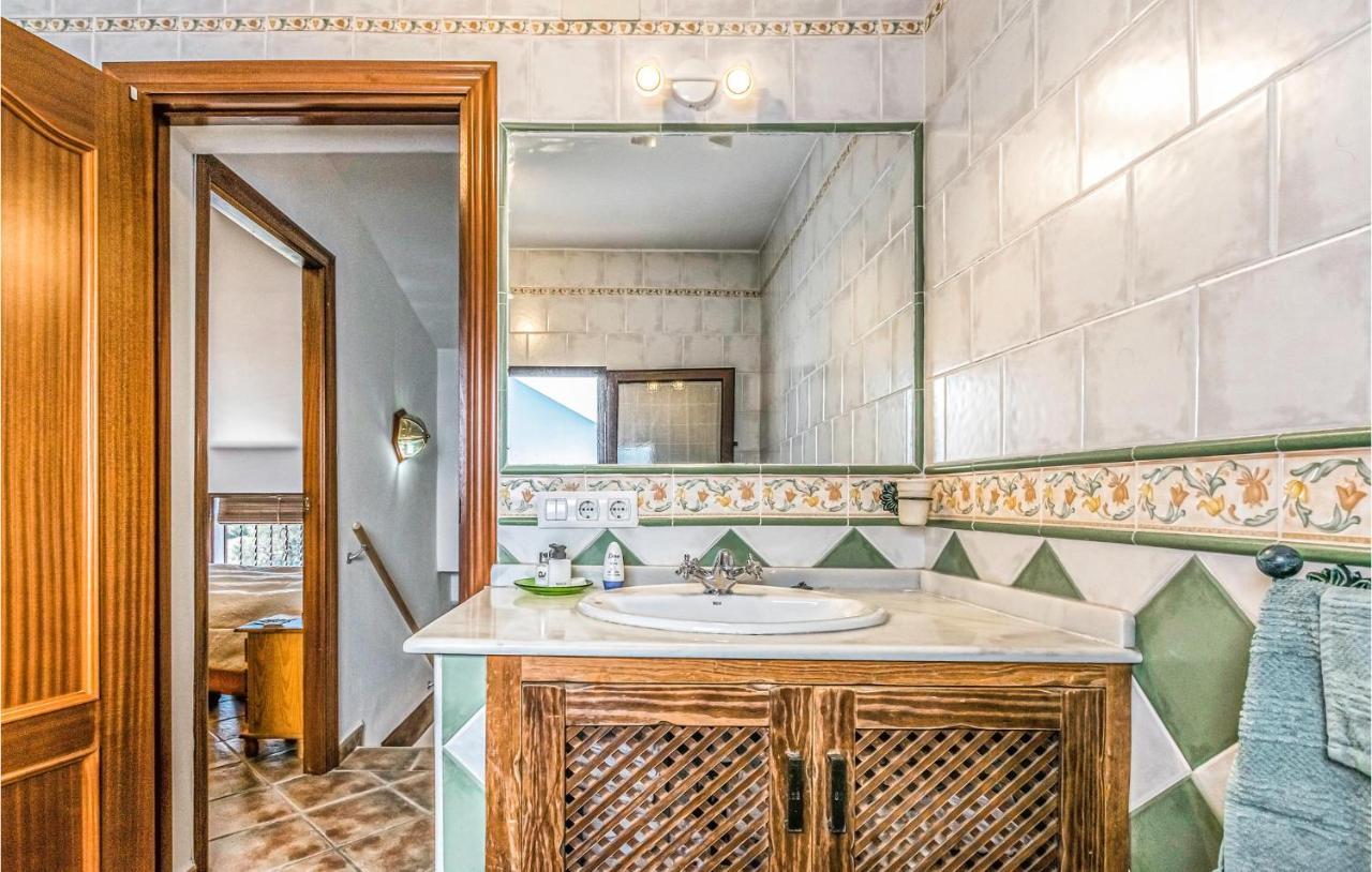Pet Friendly Home In Hornachuelos With Kitchen Eksteriør bilde