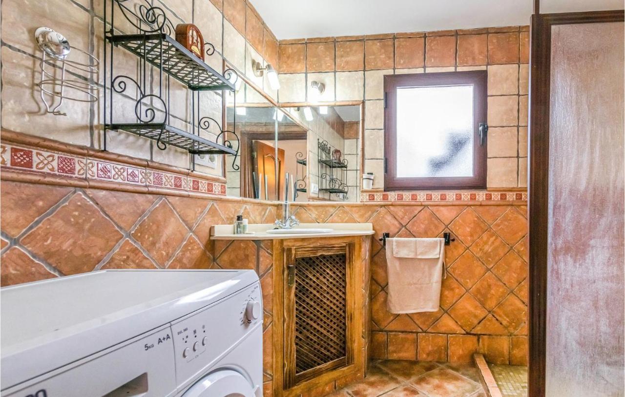 Pet Friendly Home In Hornachuelos With Kitchen Eksteriør bilde