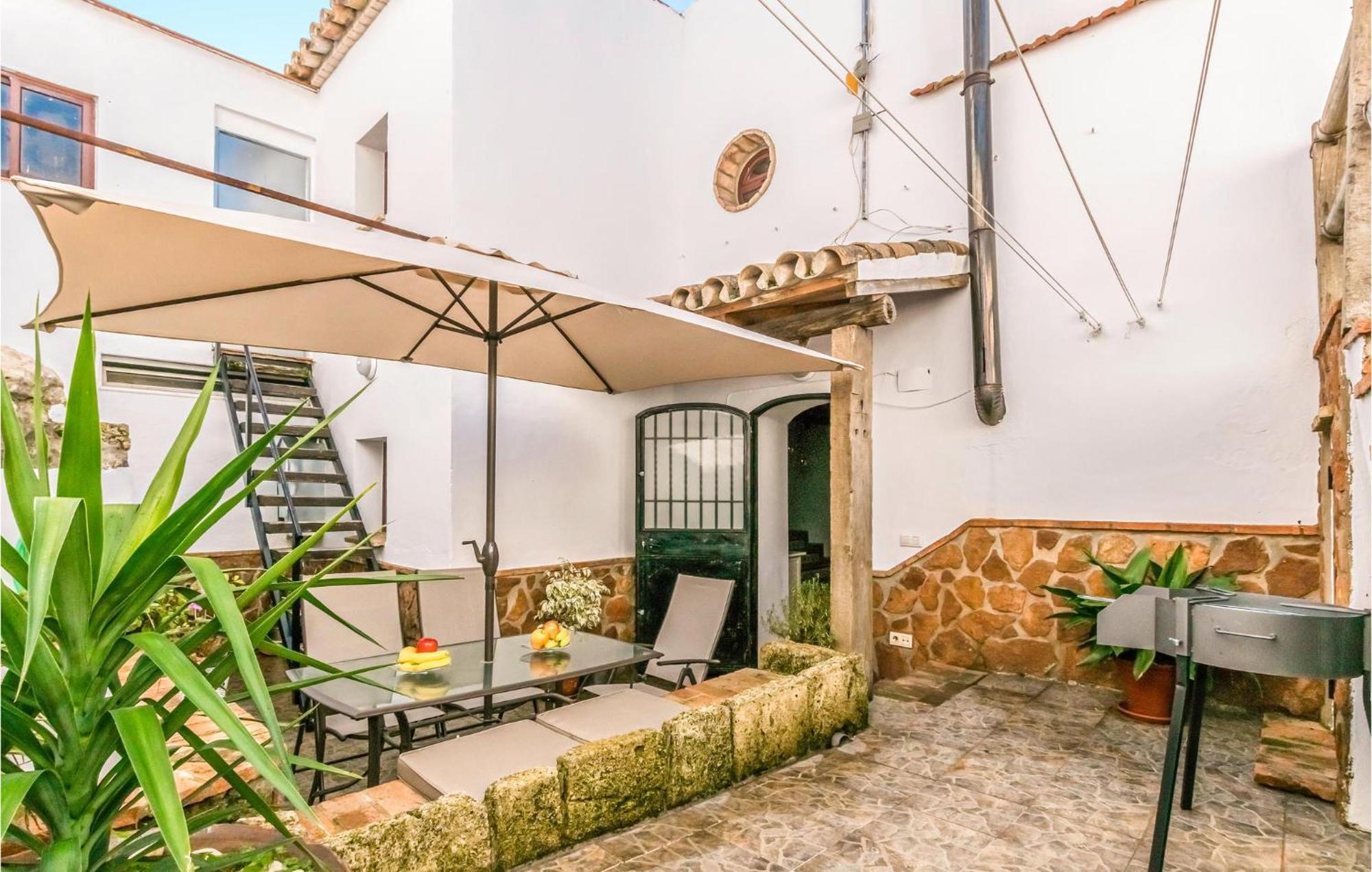 Pet Friendly Home In Hornachuelos With Kitchen Eksteriør bilde